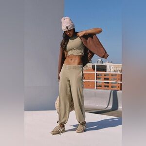 NWT FREE PEOPLE MOVEMENT Hot Shot Crossover Set | Sage Stone MSRP $98 Size XL